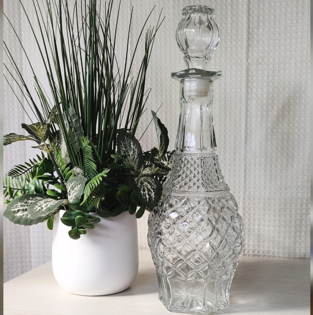 Vintage Anchor Hocking Wexford Pattern Clear Glass Wine/Whiskey Decanter